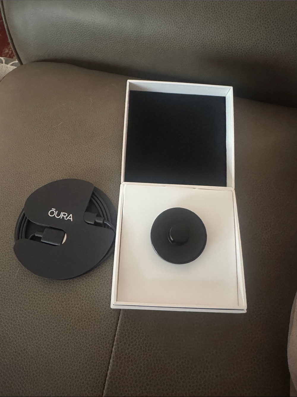 Oura Black Magnetic Charging Dock with Branded Cable